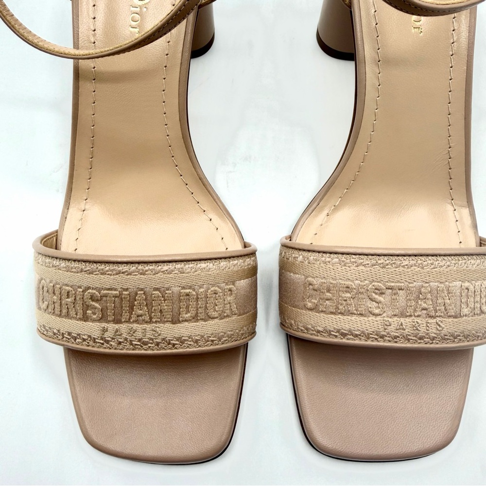 New Nib Christian Dior Embroidered Logo Nude Beige Dway 80 mm Heel Sandals EU 39 - Picture 2 of 10